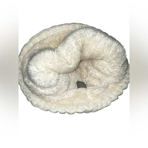 Canada Weather Gear Winter Hat with Pom-Pom - Picture 2 of 4